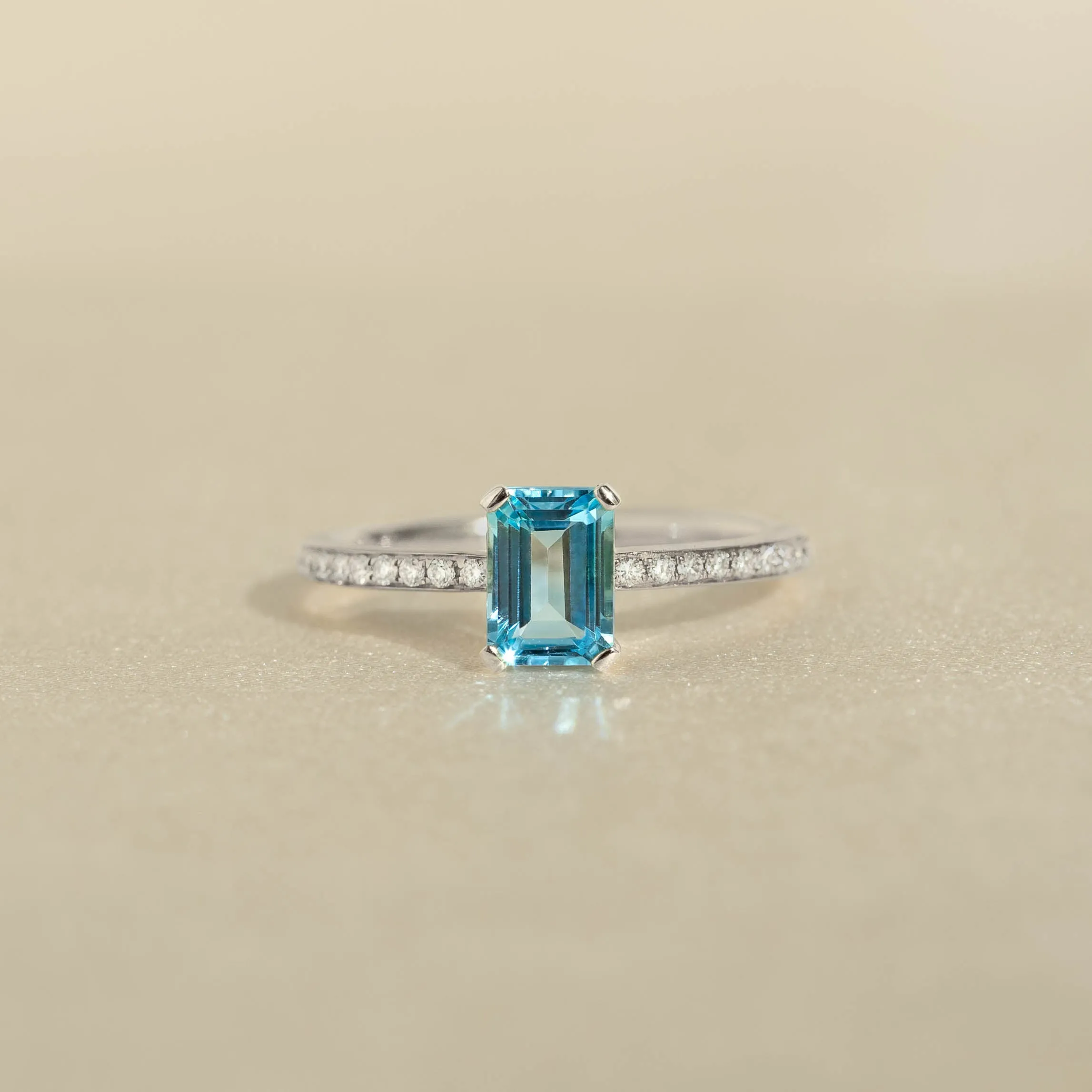 Baguette Swiss Blue Topaz and Diamond Ring White Gold - Safiya