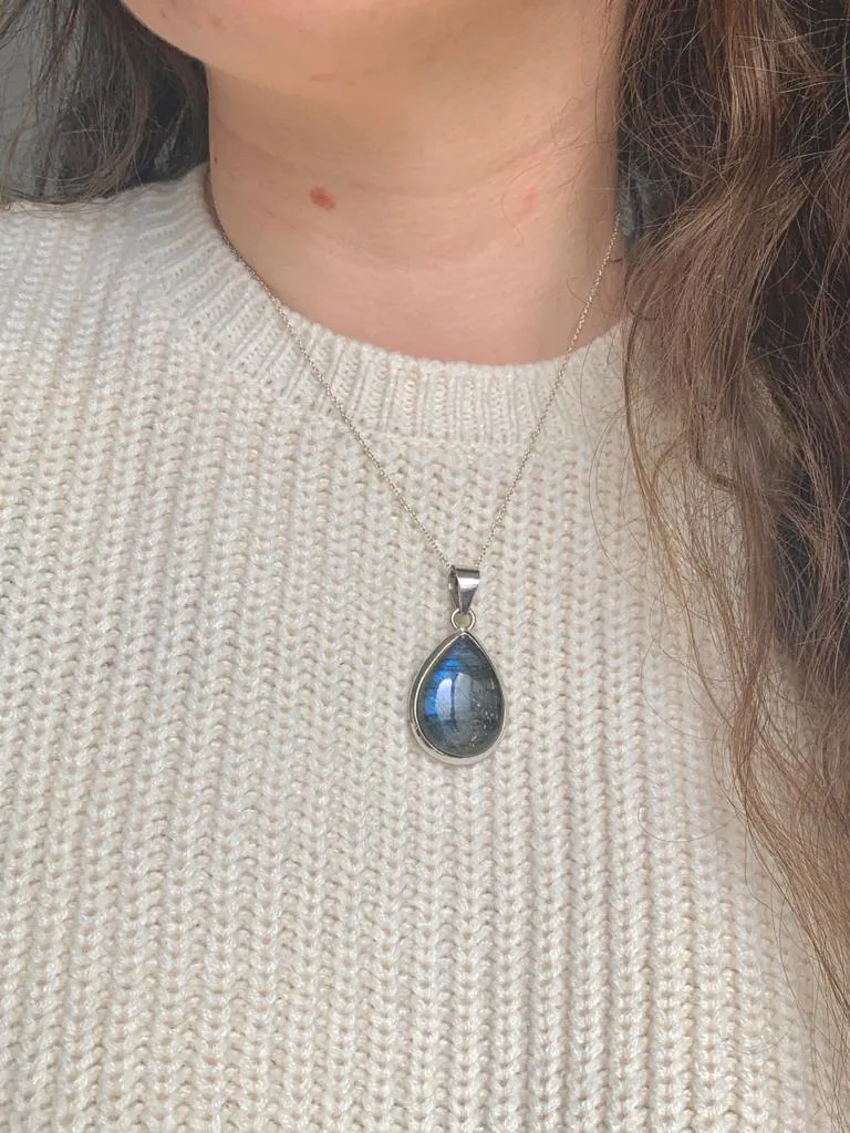 Labradorite Naevia Pendant - Small Teardrop