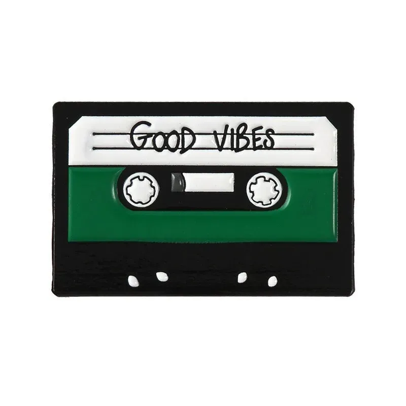 Musical Instrument Serie Enamel Pin Tape Piano Guitar Recorder Earphone Phonograph Music Brooch Lapel Badge Fashion Jewelry Gift
