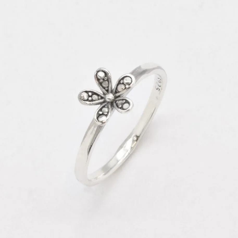 Silver Daisy Ring - Dainty Flower Ring - Cute Daisy Ring