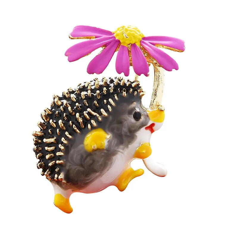 Wuli&amp;baby Lovely Hold Flower Hedgehog Brooches Women 8-colors Animal Pet Party Office Causal Brooch Pins Gifts ёжик с ромашкой
